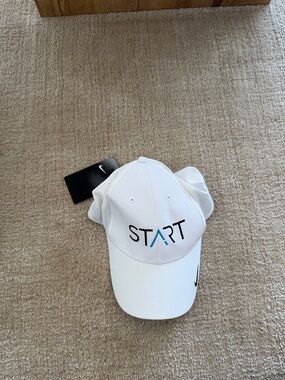 Nike dri fit hat new with tags unisex